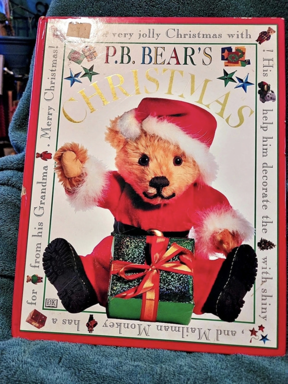 DK Publishing Inc. P.B. Bear's Christmas. Christmas Hardcover Book